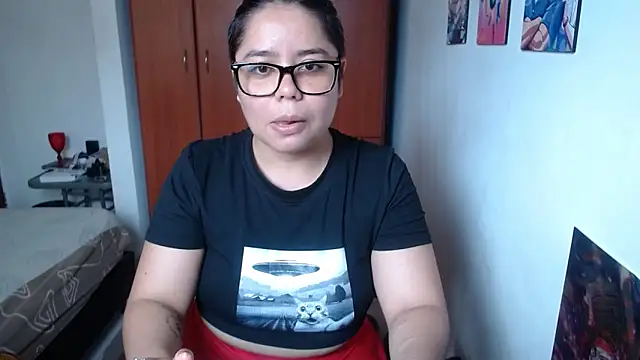 Snapshot of saenz_eymi chatting on 16, 11, 2025 saenz eymi online show from 16, 11, 2025