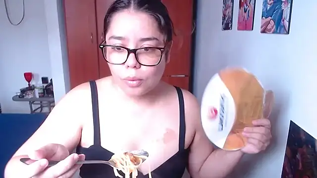 Snapshot of saenz_eymi chatting on 25, 11, 2025 saenz eymi online show from 25, 11, 2025