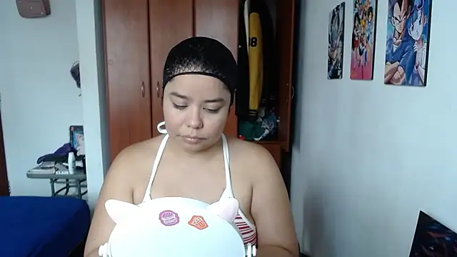 Snapshot of saenz_eymi chatting on 3, 12, 2025 saenz eymi online show from 3, 12, 2025