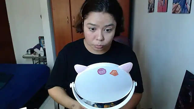 Snapshot of saenz_eymi chatting on 5, 12, 2025 saenz eymi online show from 5, 12, 2025