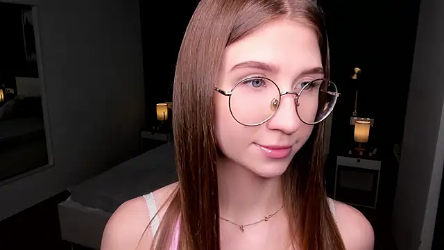 Snapshot of EditaBand chatting on 5, 12, 2025 EditaBand online show from 5, 12, 2025