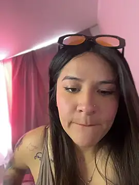 Snapshot of Linda_Bellucci chatting on 21, 7, 2026 Linda Bellucci online show from 21, 7, 2026