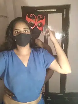 Snapshot of 00USER chatting on 23, 11, 2025 00USER online show from 23, 11, 2025