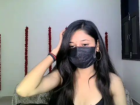 Snapshot of GUDIYA_BAB chatting on 2, 11, 2025 GUDIYA BAB online show from 2, 11, 2025