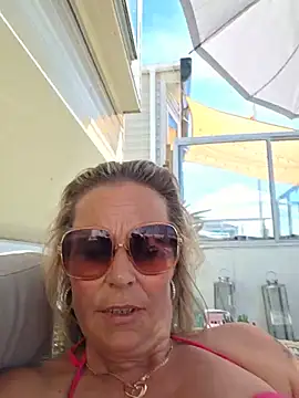 Snapshot of Mrs-Aurora chatting on 24, 5, 2026 Mrs-Aurora online show from 24, 5, 2026