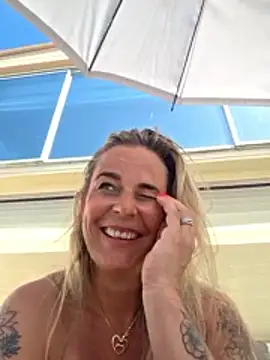 Snapshot of Mrs-Aurora chatting on 25, 5, 2026 Mrs-Aurora online show from 25, 5, 2026