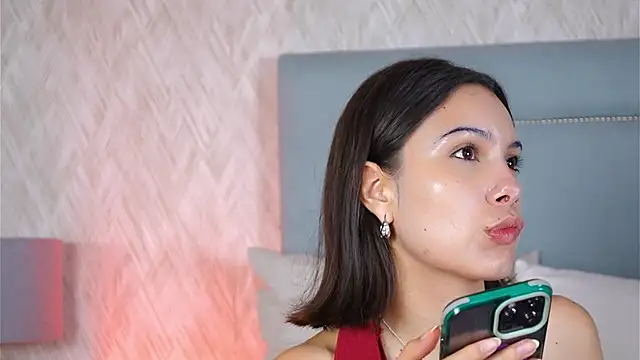 Snapshot of Sofy_Bradd chatting on 18, 9, 2025 Sofy Bradd online show from 18, 9, 2025