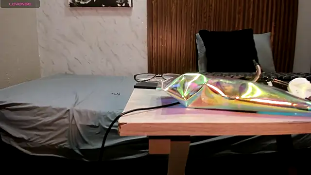 Snapshot of GiaBlaze_ chatting on 16, 11, 2025 GiaBlaze online show from 16, 11, 2025