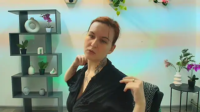 Snapshot of RubyHolmess chatting on 6, 10, 2025 RubyHolmess online show from 6, 10, 2025