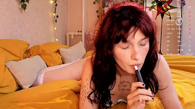 Snapshot of LeelooYolo chatting on 19, 6, 2026 LeelooYolo online show from 19, 6, 2026