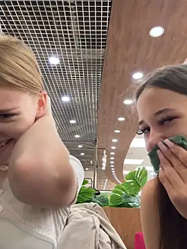 Snapshot of Juice_Bunny chatting on 10, 9, 2025 Juice Bunny online show from 10, 9, 2025