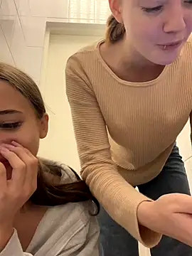 Snapshot of Juice_Bunny chatting on 28, 9, 2025 Juice Bunny online show from 28, 9, 2025