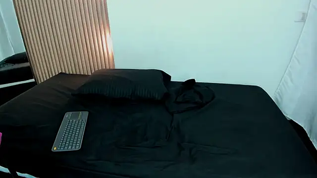 Snapshot of Karla_hilton1 chatting on 21, 10, 2025 Karla hilton1 online show from 21, 10, 2025