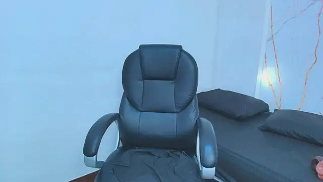 Snapshot of Karla_hilton1 chatting on 20, 11, 2025 Karla hilton1 online show from 20, 11, 2025