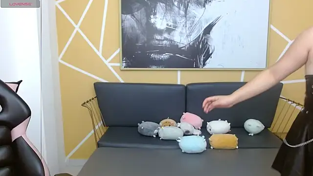 Snapshot of olivia_russo_ chatting on 7, 11, 2025 olivia russo online show from 7, 11, 2025