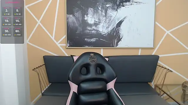 Snapshot of olivia_russo_ chatting on 24, 11, 2025 olivia russo online show from 24, 11, 2025