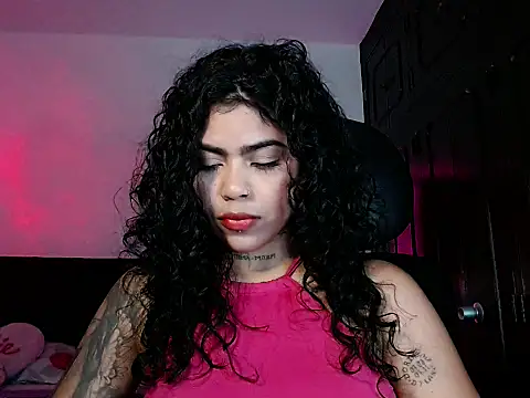 Snapshot of violetwitch05 chatting on 13, 9, 2025 violetwitch05 online show from 13, 9, 2025