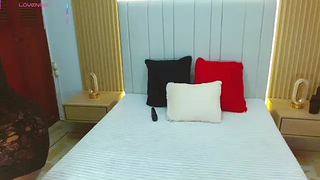 WildScarlet online show from 20, 10, 2025