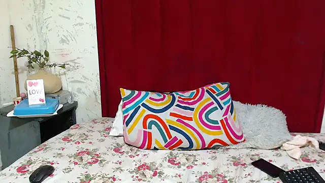 Snapshot of SexyChantyBabe25 chatting on 11, 9, 2025 SexyChantyBabe25 online show from 11, 9, 2025