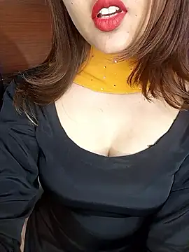 Snapshot of Hot_malika19 chatting on 29, 11, 2025 Hot malika19 online show from 29, 11, 2025