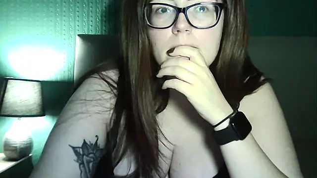 Snapshot of Curvy-BellaX chatting on 28, 9, 2025 Curvy-BellaX online show from 28, 9, 2025
