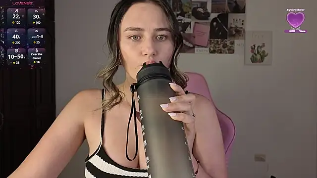 Veronika  Winslow  online show from 15, 7, 2026