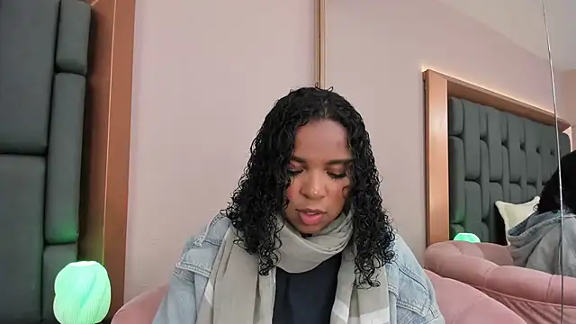 LisaMendez online show from 14, 10, 2025