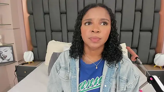 LisaMendez online show from 24, 10, 2025