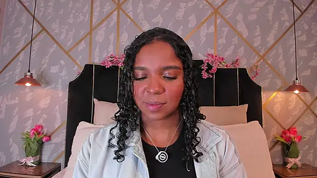 Snapshot of LisaMendez chatting on 19, 4, 2026 LisaMendez online show from 19, 4, 2026