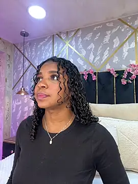 Snapshot of LisaMendez chatting on 17, 5, 2026 LisaMendez online show from 17, 5, 2026