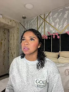 Snapshot of LisaMendez chatting on 22, 5, 2026 LisaMendez online show from 22, 5, 2026