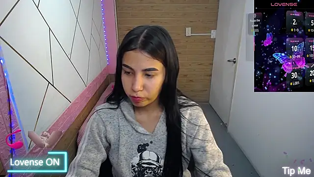 isabella rossee online show from 5, 11, 2025