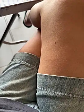 Snapshot of sharon-Hanna chatting on 23, 11, 2025 sharon-Hanna online show from 23, 11, 2025