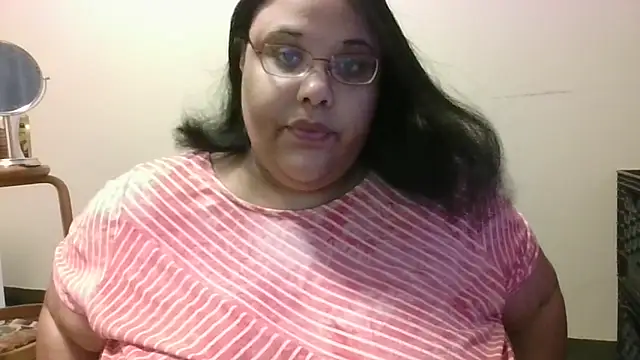 Snapshot of SexyBBW10790 chatting on 25, 10, 2025 SexyBBW10790 online show from 25, 10, 2025