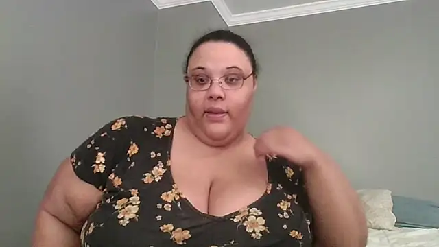 SexyBBW10790 online show from 5, 4, 2026