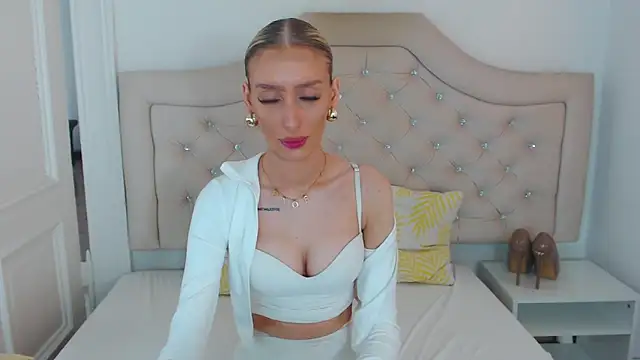 Snapshot of NatalieSensual chatting on 23, 4, 2026 NatalieSensual online show from 23, 4, 2026