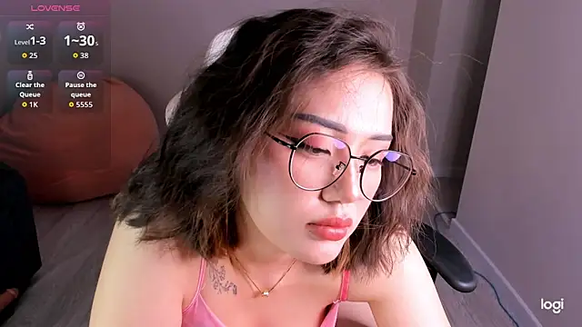 Momo Ayase  online show from 22, 9, 2025