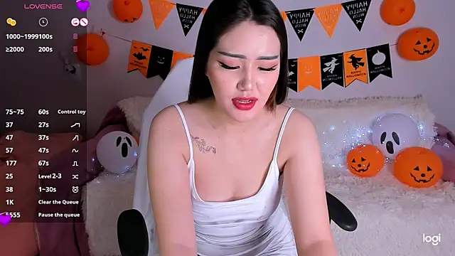 Momo Ayase  online show from 1, 11, 2025