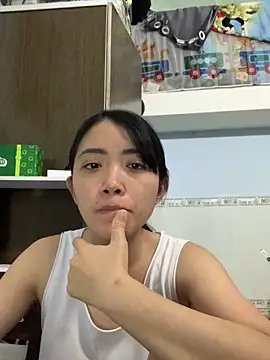 Snapshot of Minee1202 chatting on 9, 10, 2025 Minee1202 online show from 9, 10, 2025