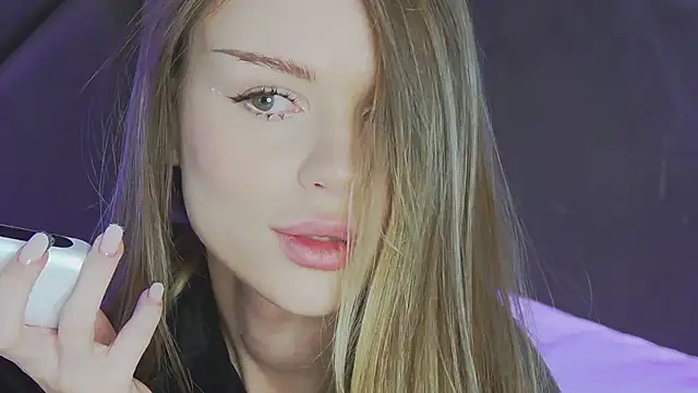 Snapshot of MarilynNova chatting on 6, 2, 2026 MarilynNova online show from 6, 2, 2026