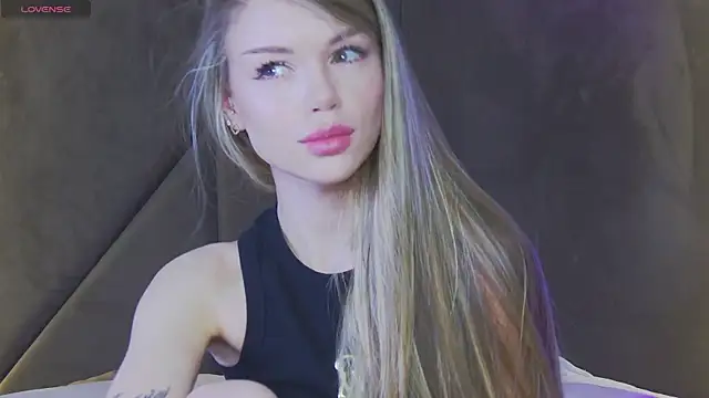 Snapshot of MarilynNova chatting on 13, 6, 2026 MarilynNova online show from 13, 6, 2026