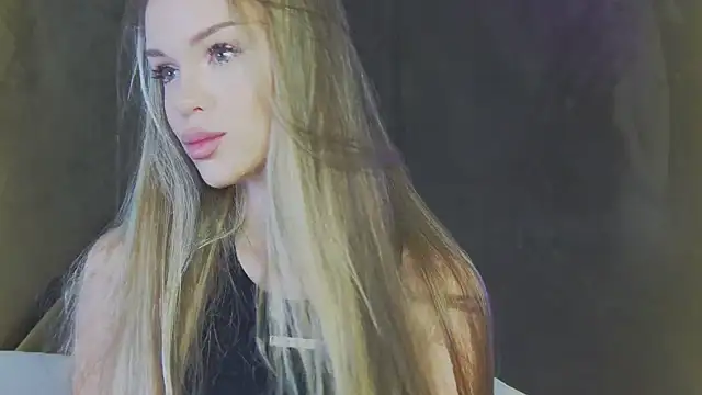 Snapshot of MarilynNova chatting on 27, 6, 2026 MarilynNova online show from 27, 6, 2026