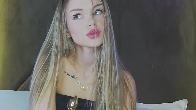 Snapshot of MarilynNova chatting on 21, 7, 2026 MarilynNova online show from 21, 7, 2026