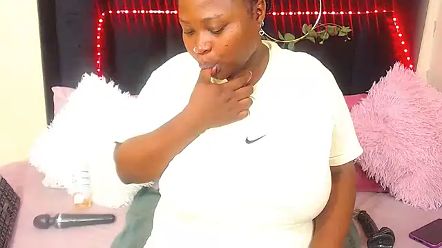 AmazingDarkDoll online show from 11, 11, 2025