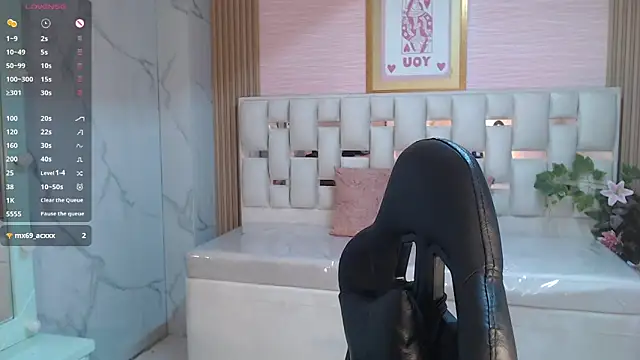 Snapshot of allyssa_bellini_s chatting on 23, 10, 2025 allyssa bellini s online show from 23, 10, 2025