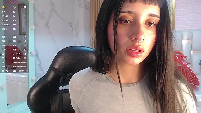 Snapshot of allyssa_bellini_s chatting on 25, 10, 2025 allyssa bellini s online show from 25, 10, 2025