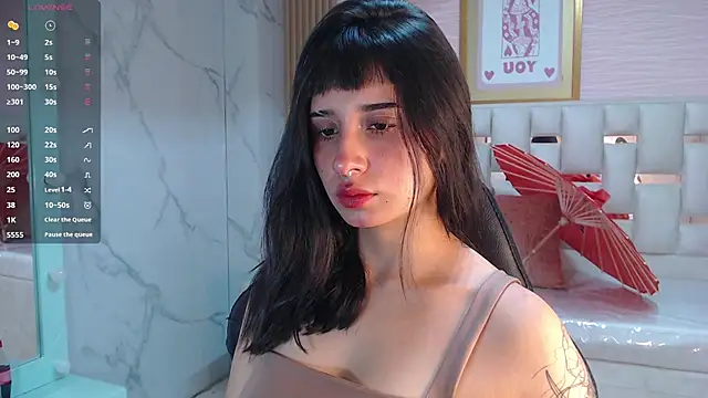 Snapshot of allyssa_bellini_s chatting on 6, 11, 2025 allyssa bellini s online show from 6, 11, 2025