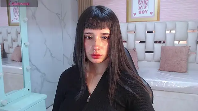 Snapshot of allyssa_bellini_s chatting on 15, 11, 2025 allyssa bellini s online show from 15, 11, 2025