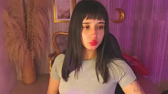 Snapshot of allyssa_bellini_s chatting on 22, 11, 2025 allyssa bellini s online show from 22, 11, 2025