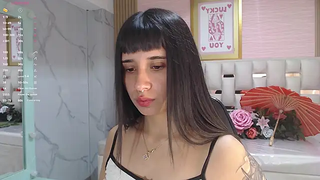 Snapshot of allyssa_bellini_s chatting on 15, 12, 2025 allyssa bellini s online show from 15, 12, 2025